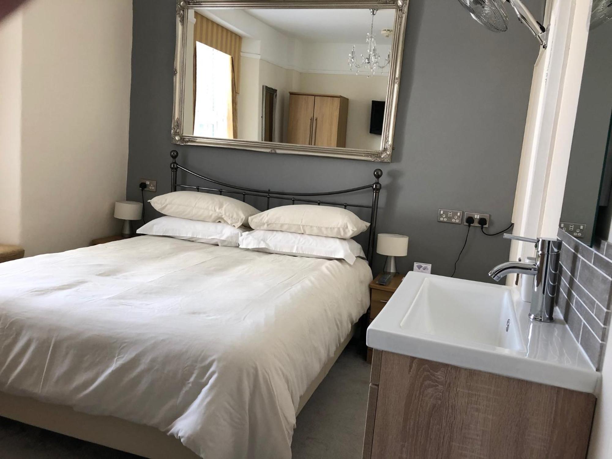 Hotel St Bernards New Quay Habitación foto